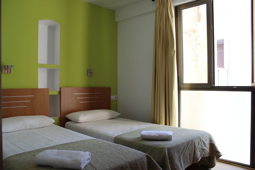 Guest house Forum